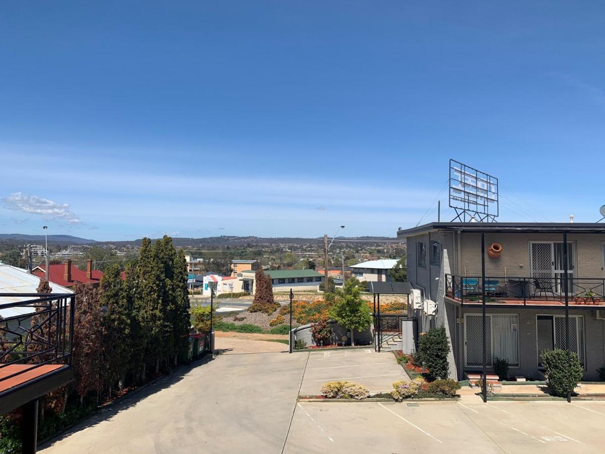 Crest Motor Inn Queanbeyan Exterior photo