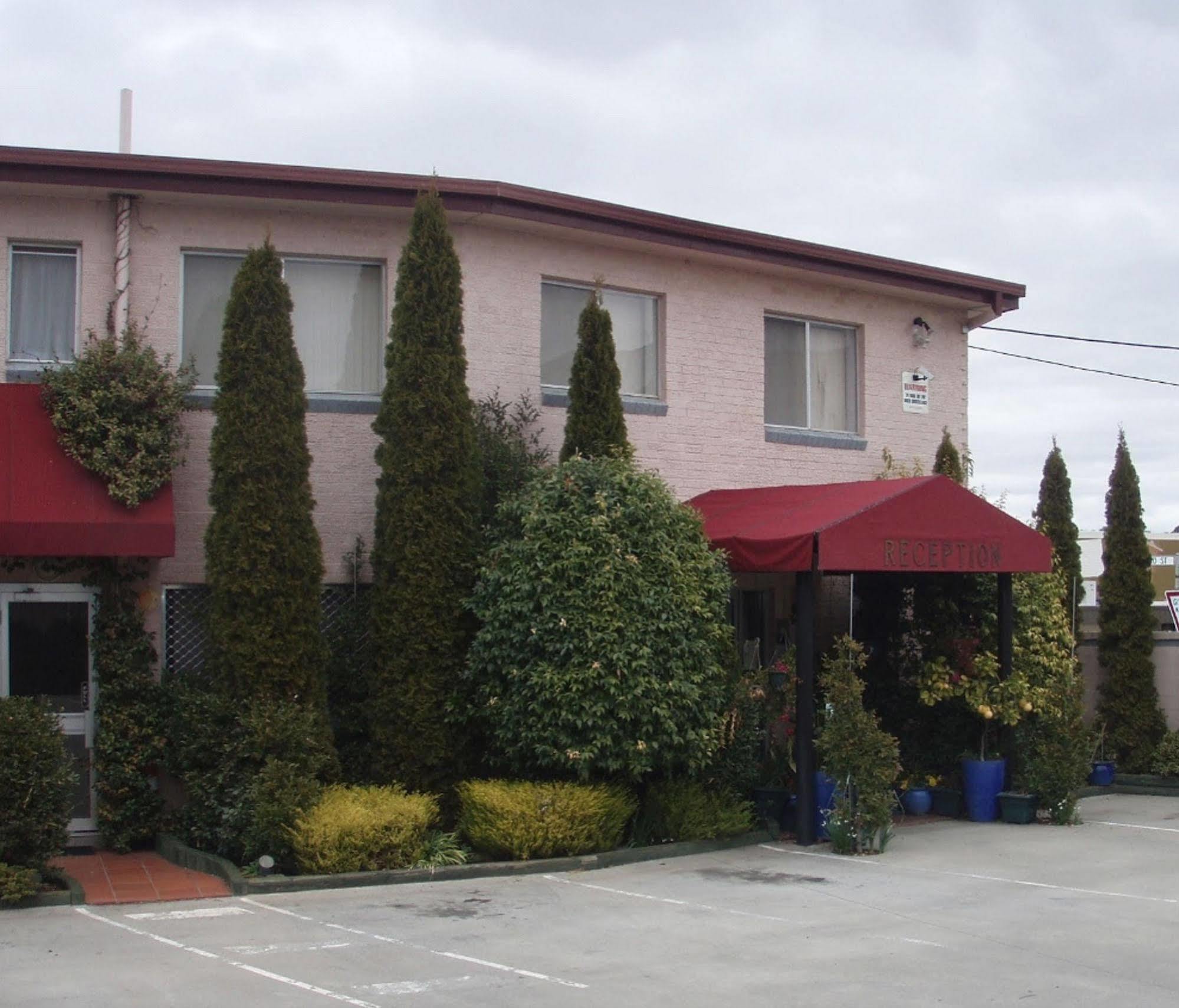 Crest Motor Inn Queanbeyan Exterior photo